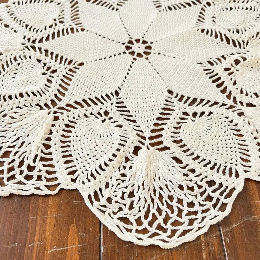 Vtg Hand Crochet Pineapple Doily 21